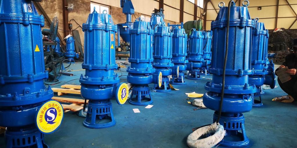 Submersible slurry pump