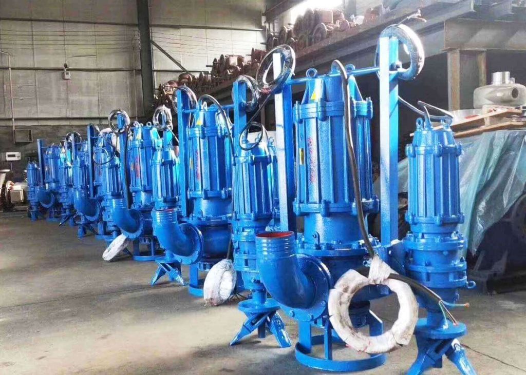 Submersible slurry pump